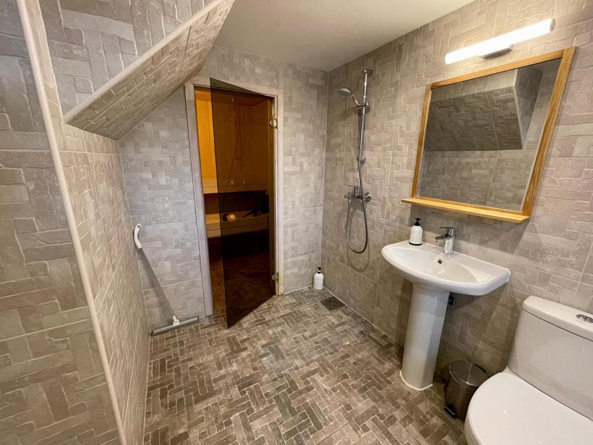 טאלין Luxury Penthouse With Terrace & Sauna In Old Town מראה חיצוני תמונה